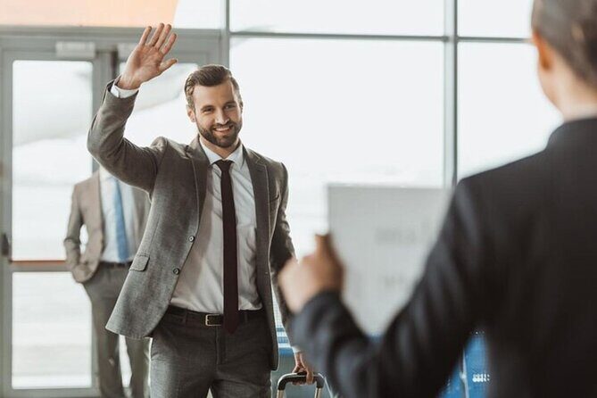 Honolulu Airport & Waikiki Hotels Private Transfer by Luxury SUV(up to 5 people) - Value Check: Why $130 Can Be a Smart Split