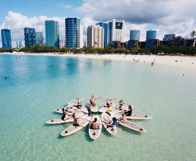 Honolulu: SUP (Standup Paddleboard) Yoga Class - Key points to know before you paddle into yoga