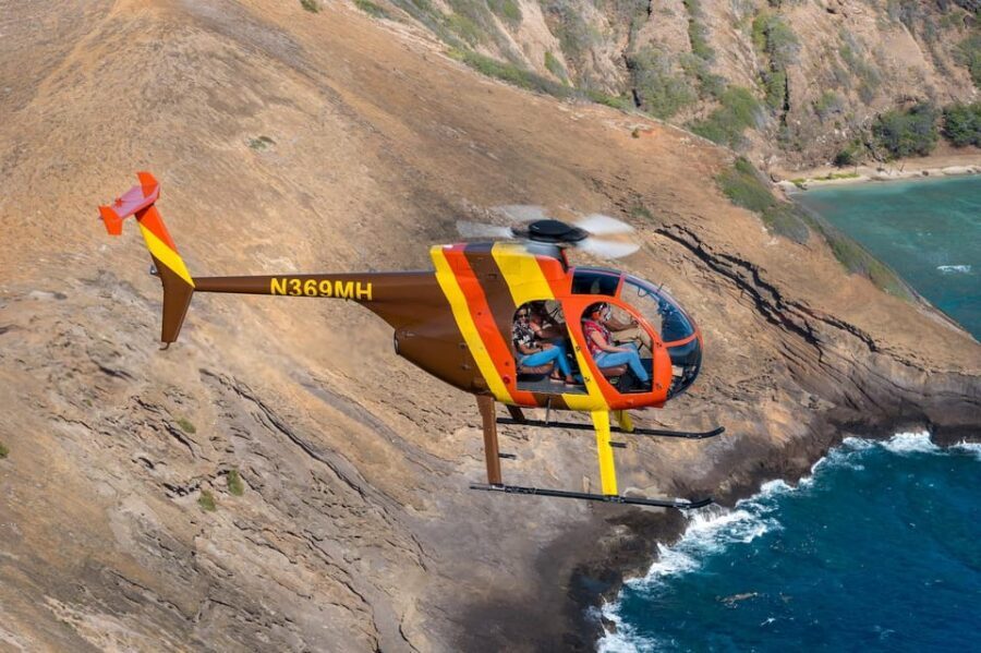Oahu: Magnum P.I. Doors-Off Helicopter Tour - Entering Magnum Headquarters and Getting the Movie-Set Factor