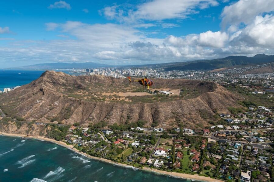 Oahu: Magnum P.I. Doors-Off Helicopter Tour - Waikiki and Ala Moana: Beach Geometry You Can’t Get From the Ground