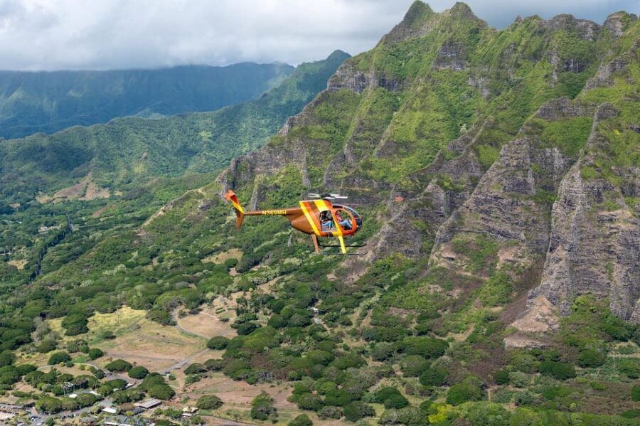 Oahu: Magnum P.I. Doors-Off Helicopter Tour - Pearl Harbor, the Arizona Memorial, and Battleship Missouri: A Serious Turn