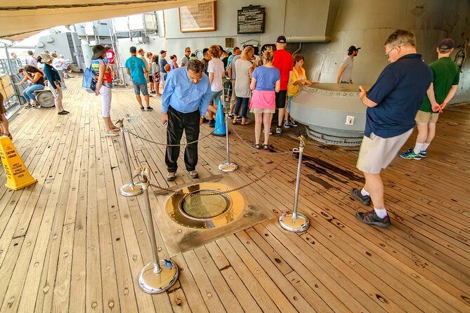 Pearl Harbor: Arizona & Missouri Battleship Tour From Maui, Big Island & Kauai - Punchbowl and Honolulu viewpoints: reflection meets the city